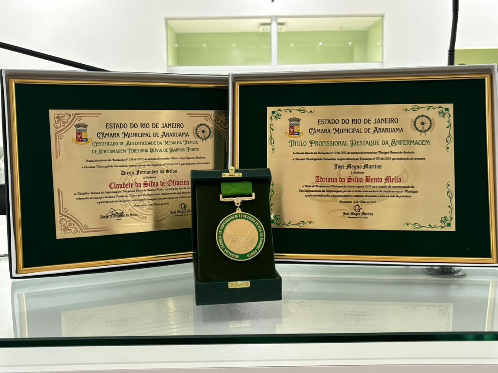 Câmara de Araruama realiza solenidade de entrega da Medalha Terezinha Olívia de Barros Porto e dos Títulos Profissional Destaque da Enfermagem